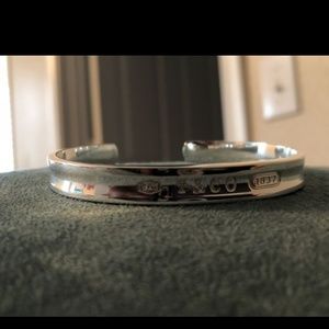 Tiff & Co Bangle  .925